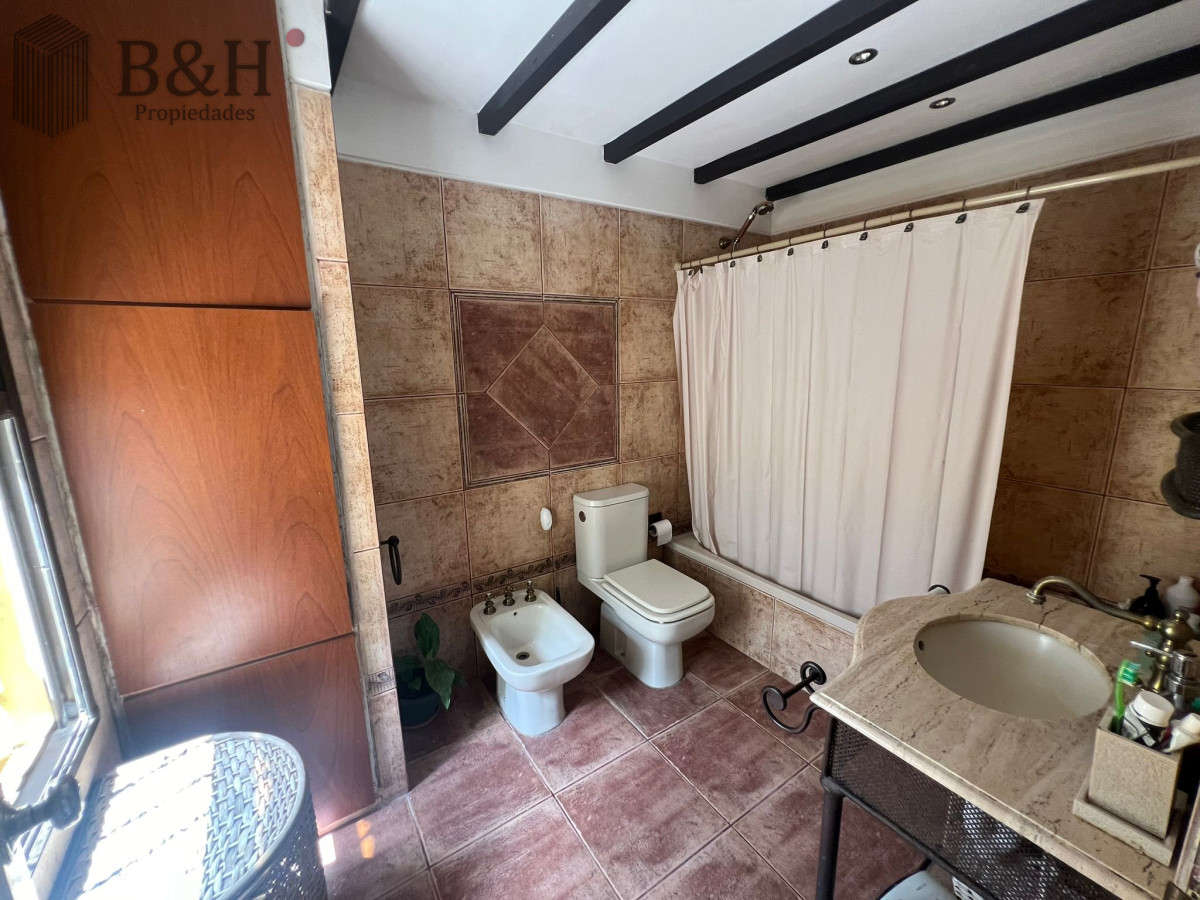Casa ID.3951 - Casa en alquiler Playa Mansa - 3 dormitorios. 
