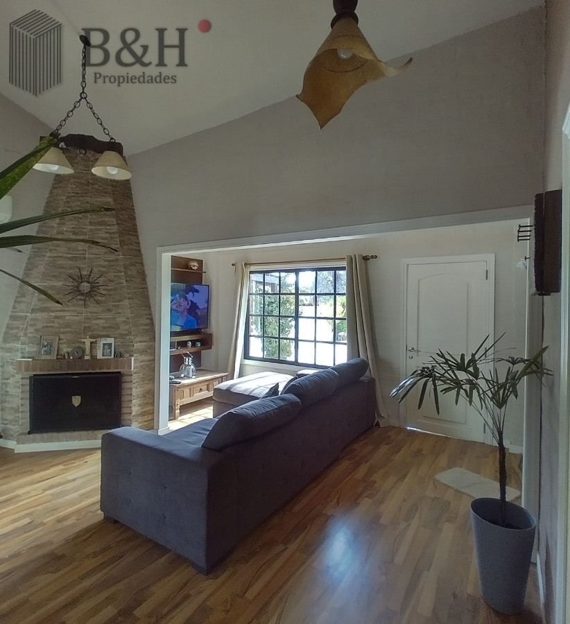Casa ID.5327 - Casa En alquiler de verano y Venta Punta Del Este, Pinares.