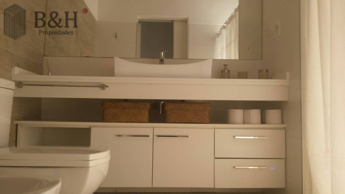 Casa ID.5413 - Casa en alquiler de temporada - Punta Del Este 5 dormitorios, Piscina.