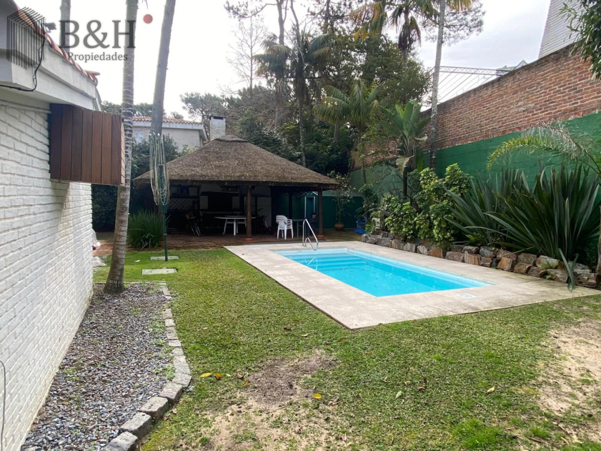 Casa ID.6154 - Casa de verano - 4 dormitorios Playa Mansa 