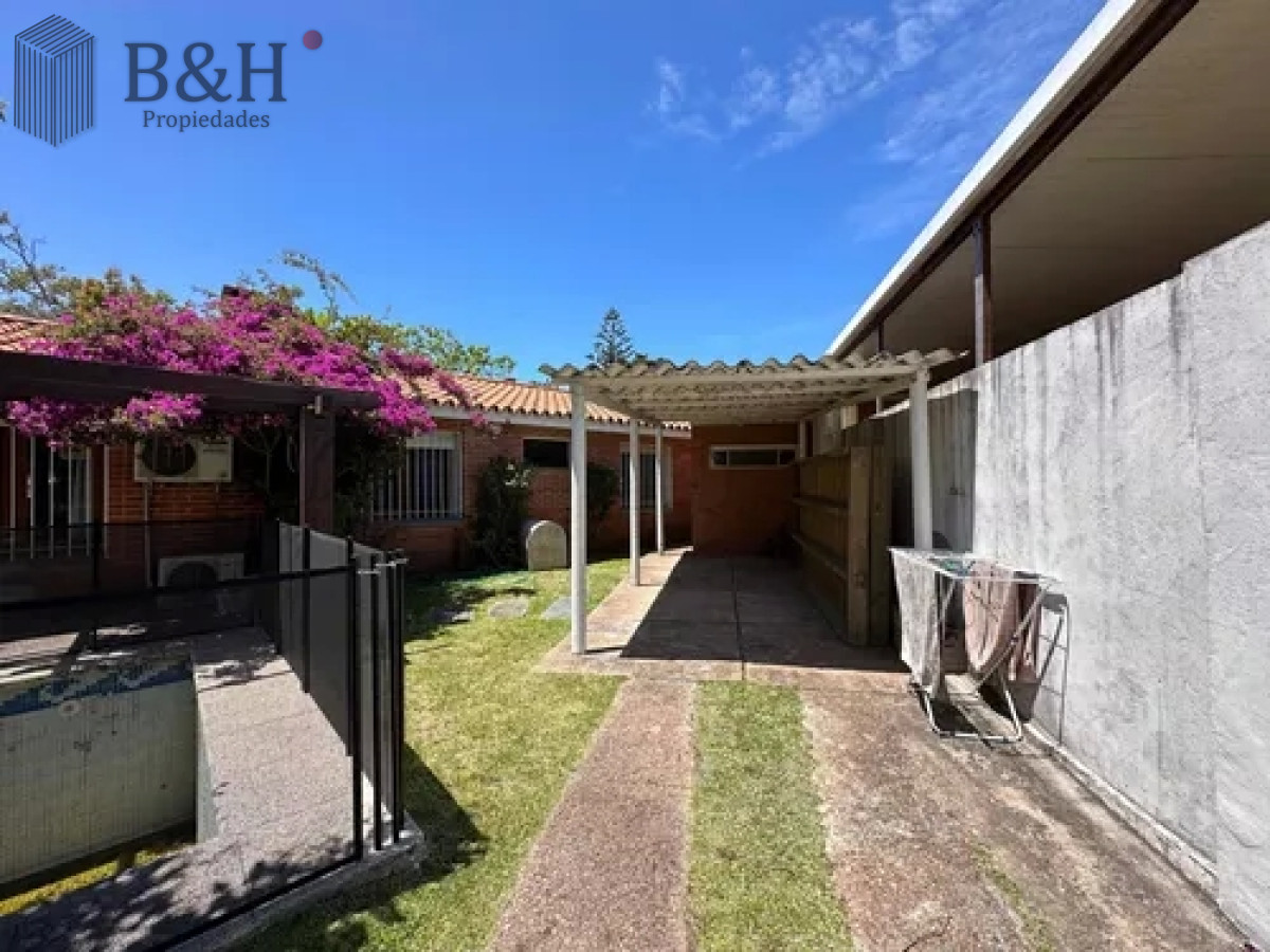 Casa ID.6180 - Casa en alquiler 3 dormitorios, Playa Mansa Punta Del Este.