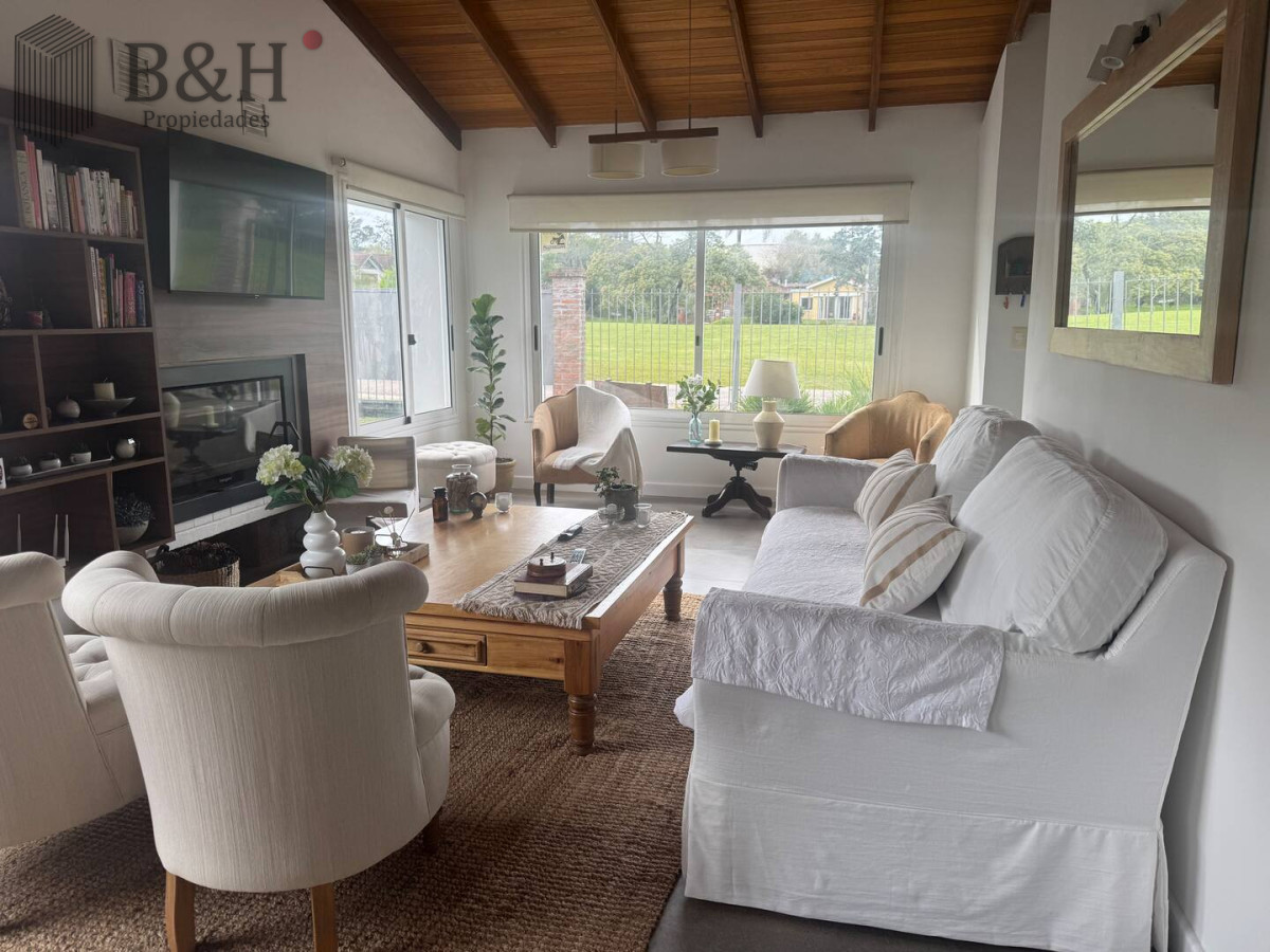 Casa ID.5413 - Casa en alquiler de temporada - Punta Del Este 5 dormitorios, Piscina.