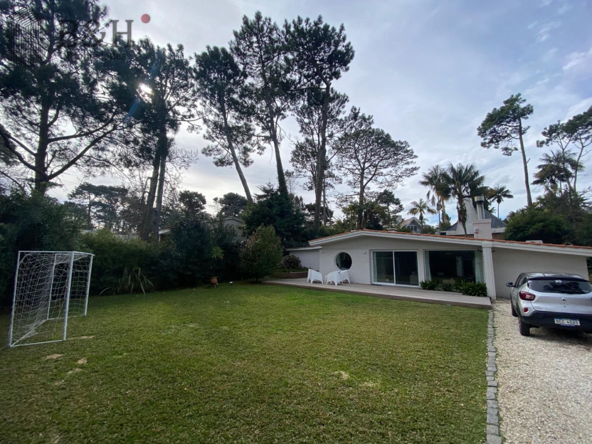 Casa ID.6154 - Casa de verano - 4 dormitorios Playa Mansa 