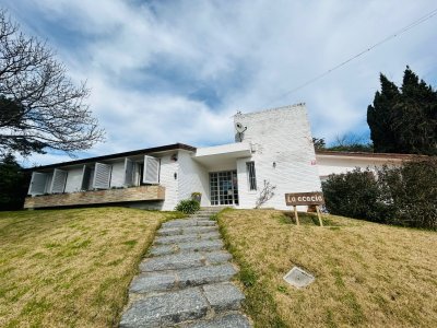 Casa En Venta, Zona Colegios. Jardines de Cordoba. Punta Del Este.
