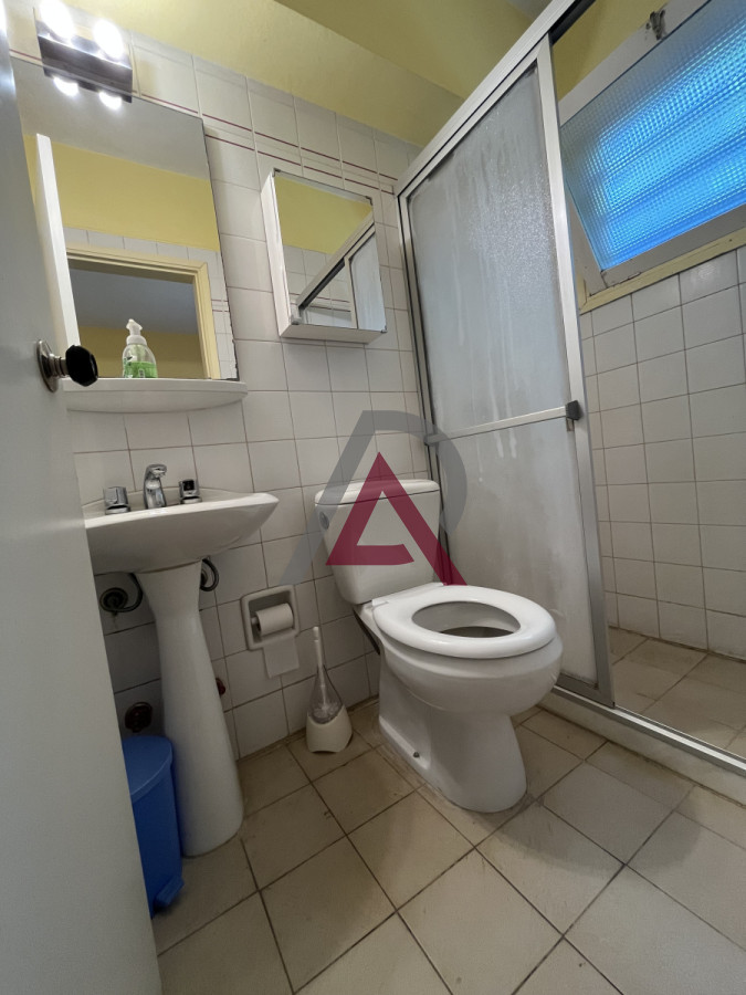 Casa ID.151 - Casa en Playa Mansa, 5 dormitorios y 4 baños.