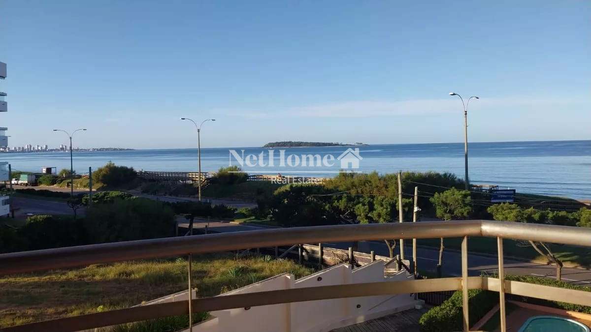 Apartamento ID.653 - Apartamento Reciclado En Venta, Playa Mansa Punta Del Este.