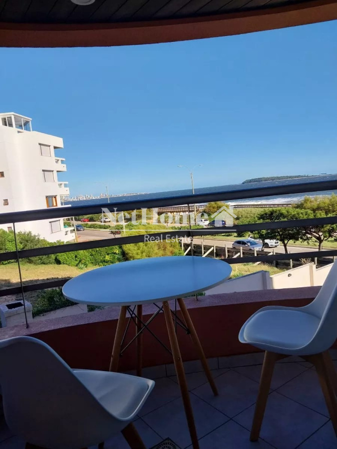 Apartamento ID.653 - Apartamento Reciclado En Venta, Playa Mansa Punta Del Este.