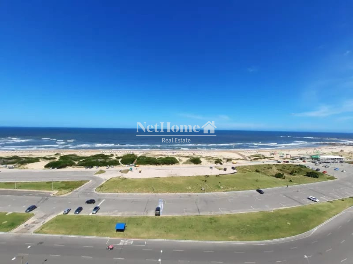 Apartamento ID.654 - Apartamento en Venta Frente Al Mar, Playa Brava.