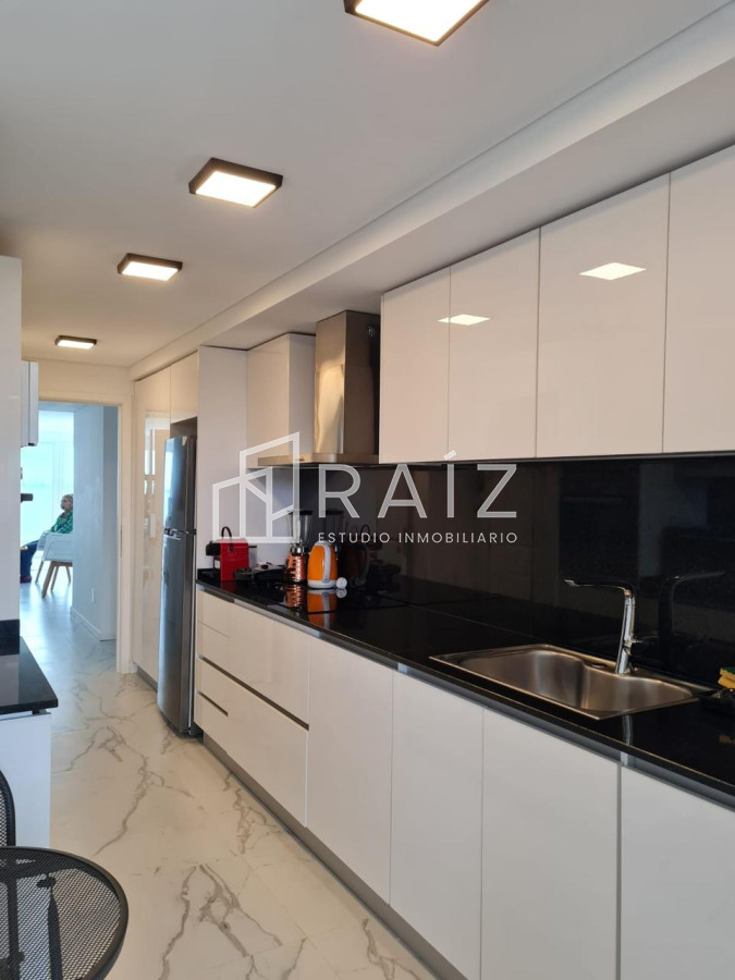 Apartamento ID.10062 - Apartamento en primera linea - 4 dormitorios Pinares Playa Mansa.