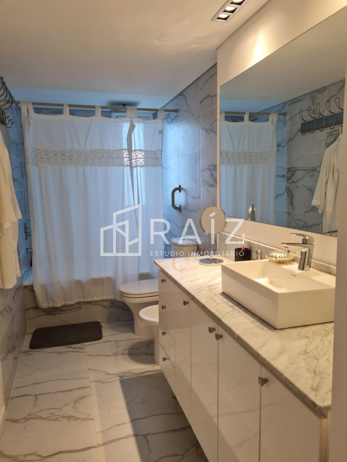 Apartamento ID.10062 - Apartamento en primera linea - 4 dormitorios Pinares Playa Mansa.