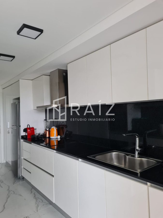 Apartamento ID.10062 - Apartamento en primera linea - 4 dormitorios Pinares Playa Mansa.