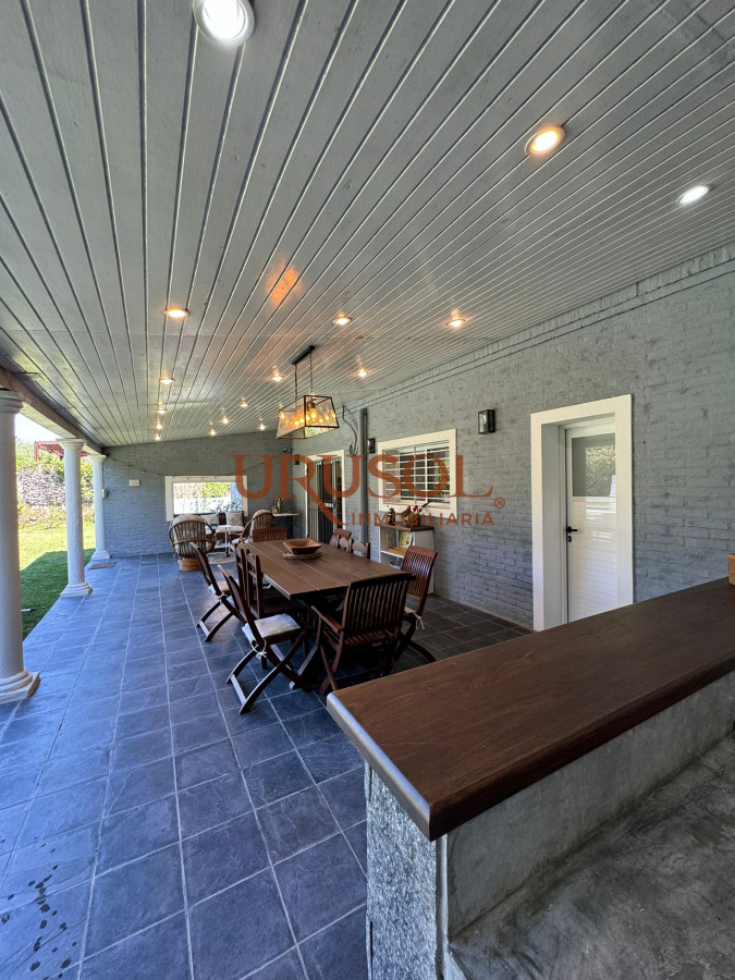 Casa ID.157 - Casa En Rincón Del Indio - 3 Dormitorios, Piscina Climatizada, Barbacoa.