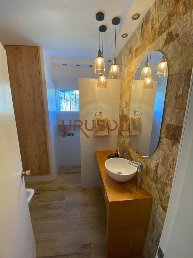 Casa ID.157 - Casa En Rincón Del Indio - 3 Dormitorios, Piscina Climatizada, Barbacoa.