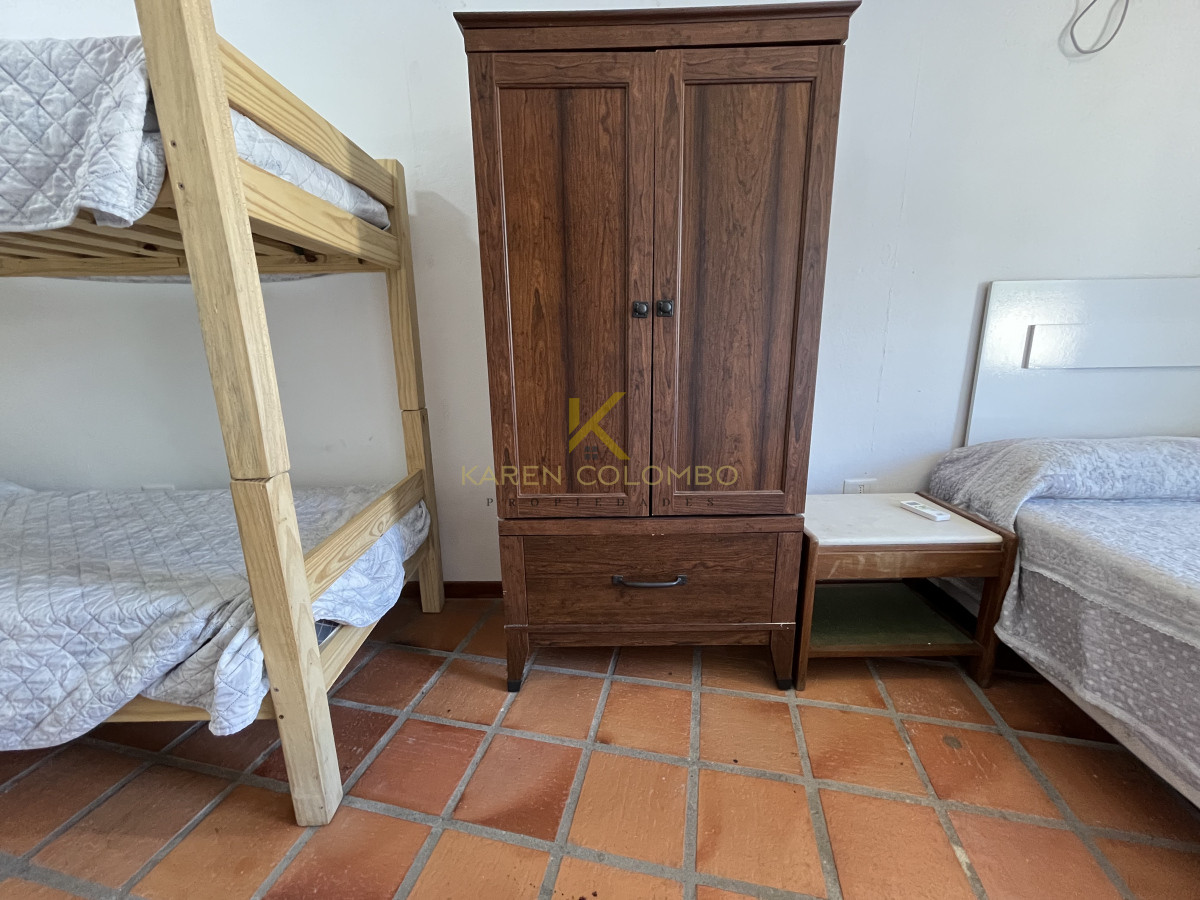 Casa ID.21094934 - Casa en venta de 3 dormitorios - Zona colegios Cantegril.