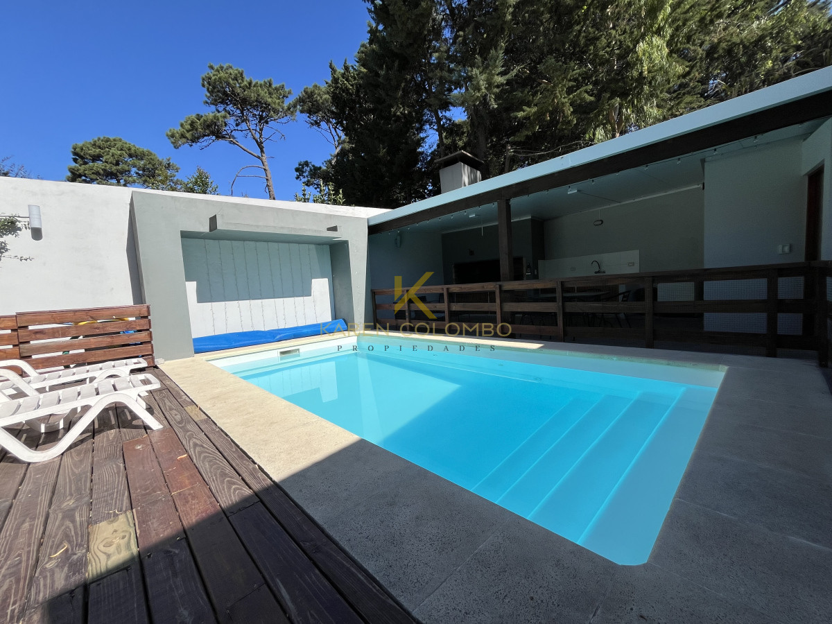 Casa ID.21094934 - Casa en venta de 3 dormitorios - Zona colegios Cantegril.