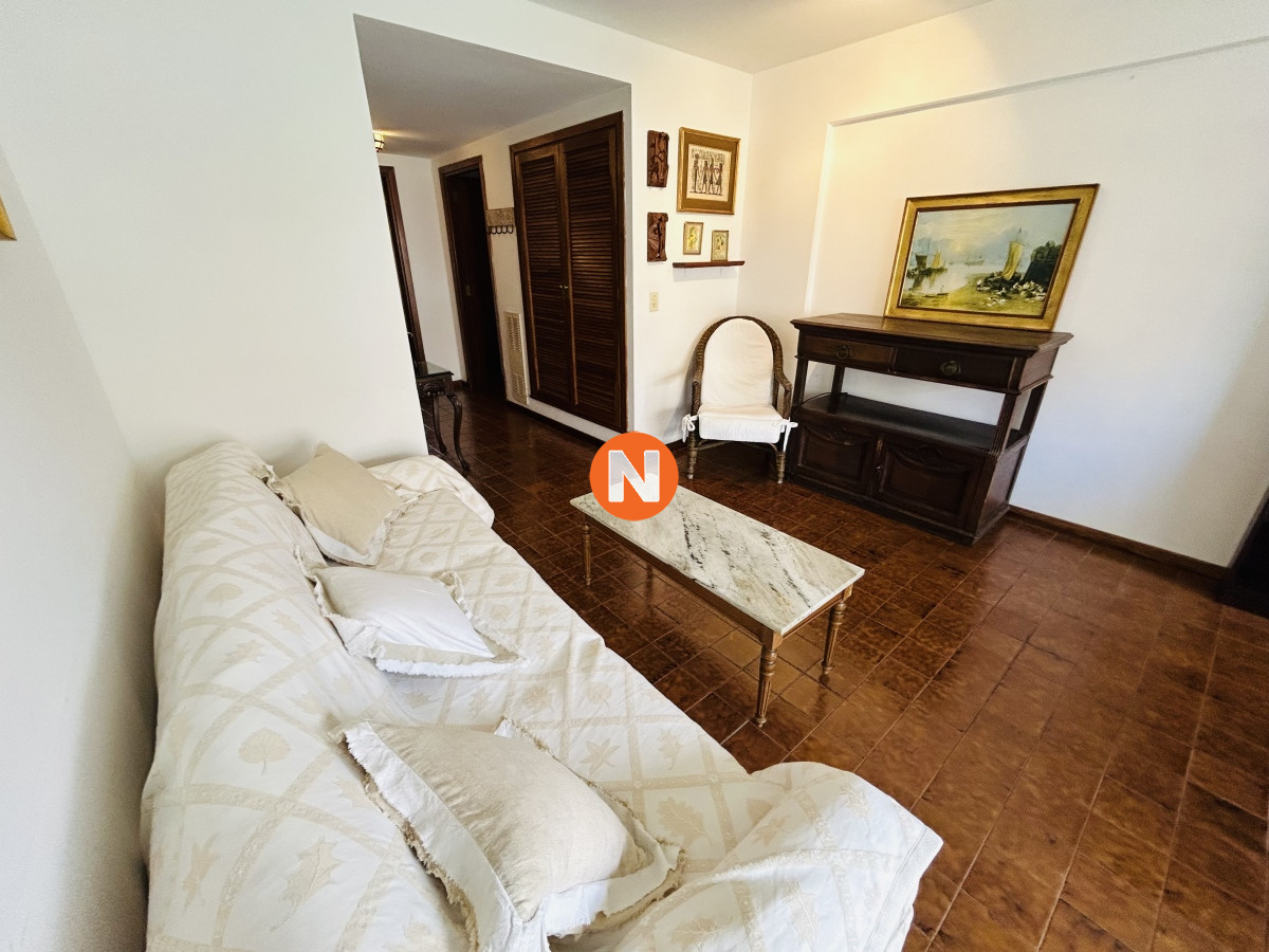 Apartamento Ref.222934 - Apartamento en Venta y Alquiler Playa Mansa 3 dormitorios