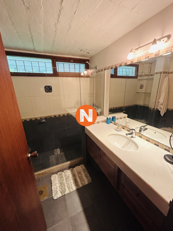 Casa Ref.224022 - Casa en alquiler de temporada con piscina climatizada, 4 dormitorios, Lugano, Punta del Este