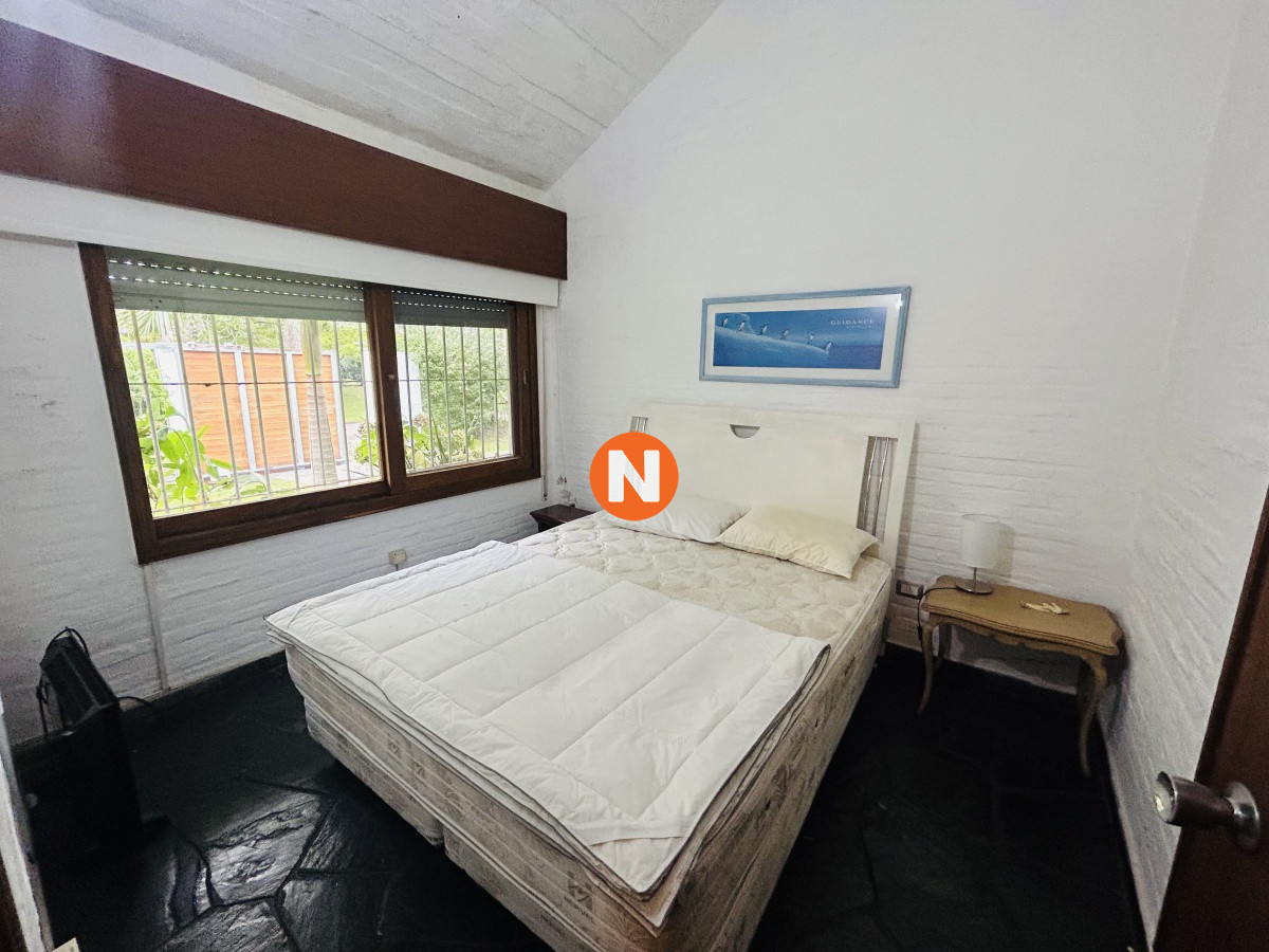 Casa Ref.224022 - Casa en alquiler de temporada con piscina climatizada, 4 dormitorios, Lugano, Punta del Este