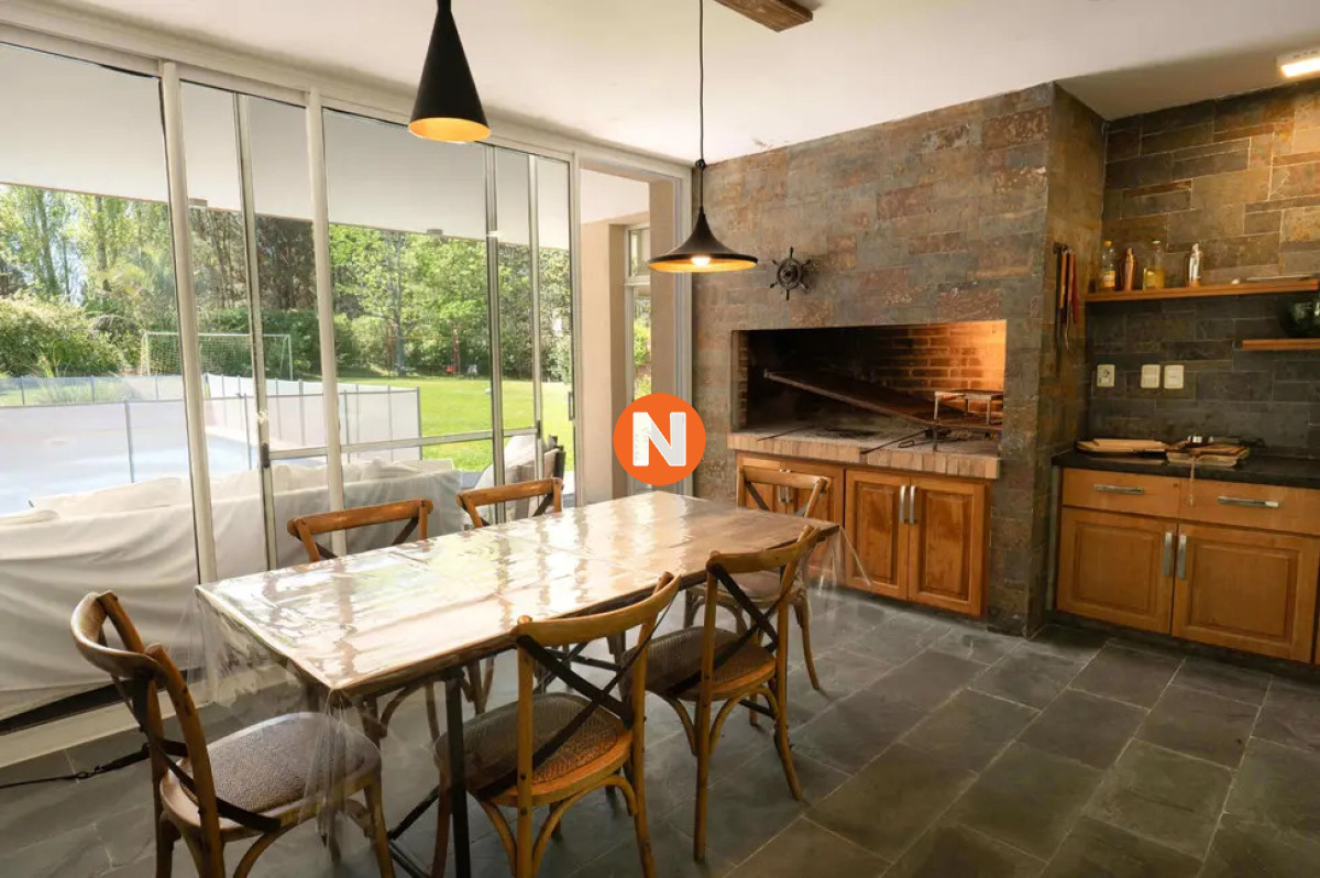 Casa Ref.225005 - La Residence 4 dormitorios con piscina y barbacoa.