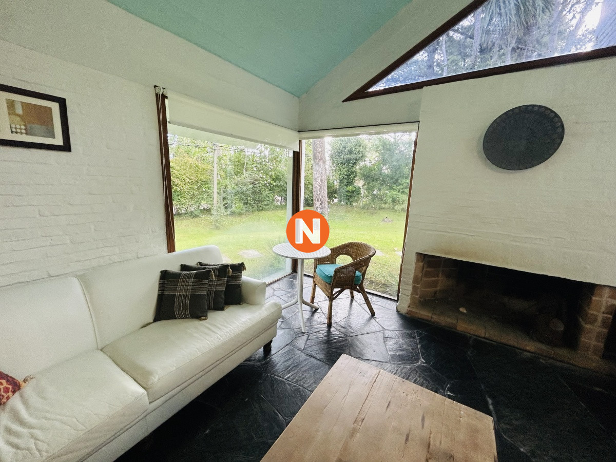 Casa Ref.224022 - Casa en alquiler de temporada con piscina climatizada, 4 dormitorios, Lugano, Punta del Este