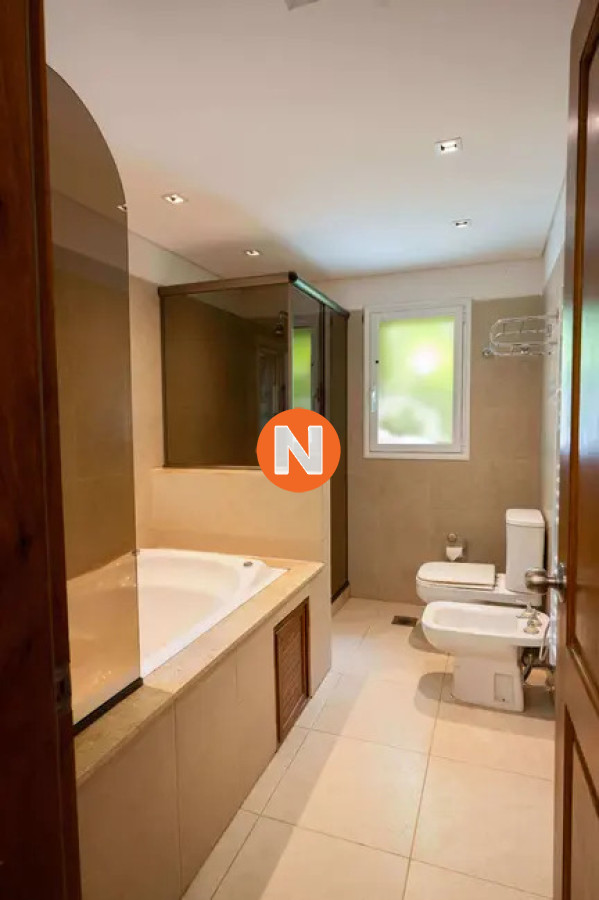 Casa Ref.225005 - La Residence 4 dormitorios con piscina y barbacoa.