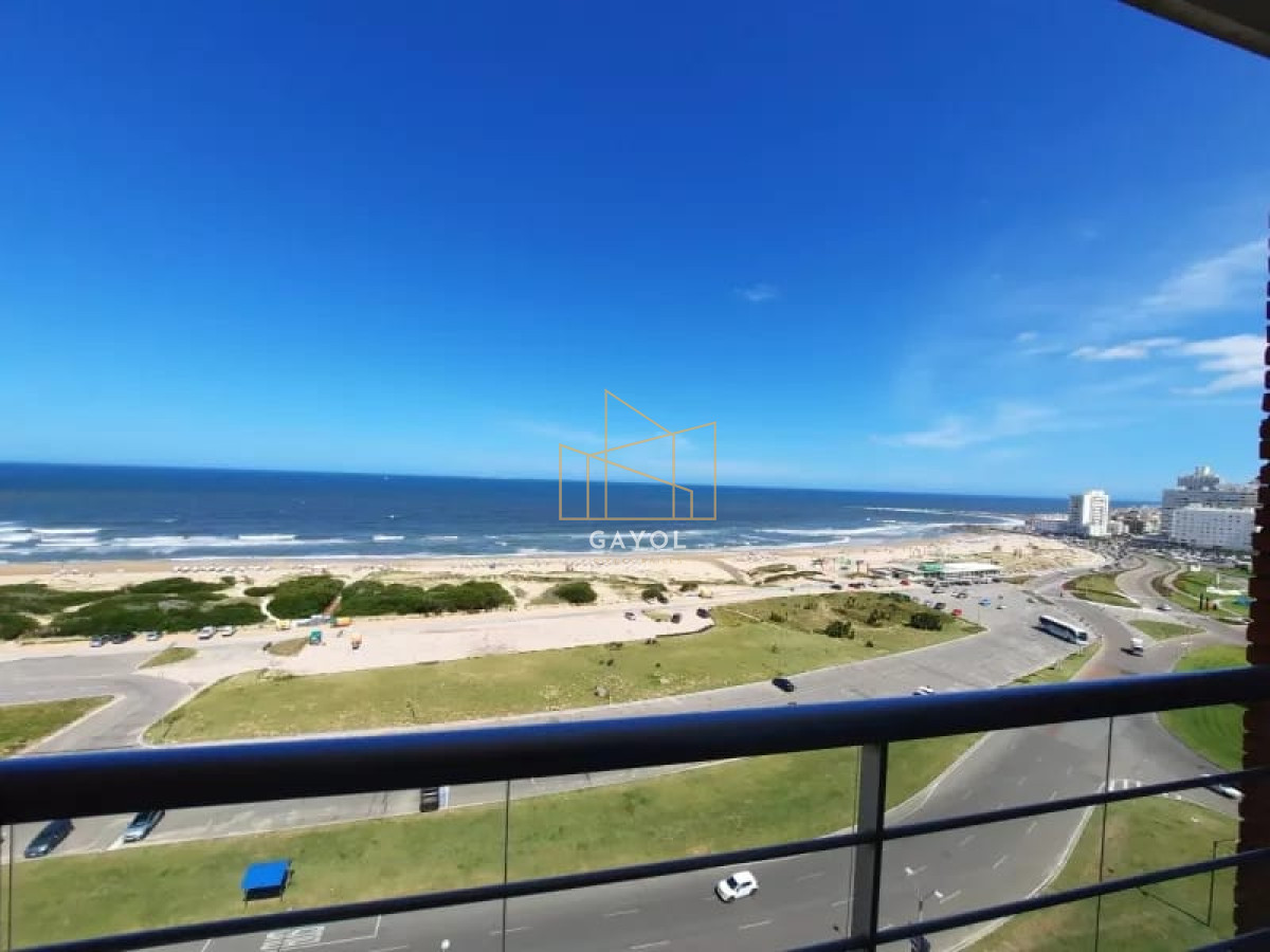 Apartamento ID.326 - Apartamento en Venta Frente Al Mar, Playa Brava.