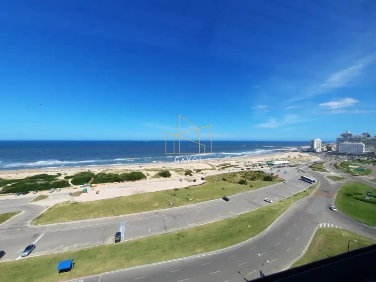 Apartamento ID.326 - Apartamento en Venta Frente Al Mar, Playa Brava.