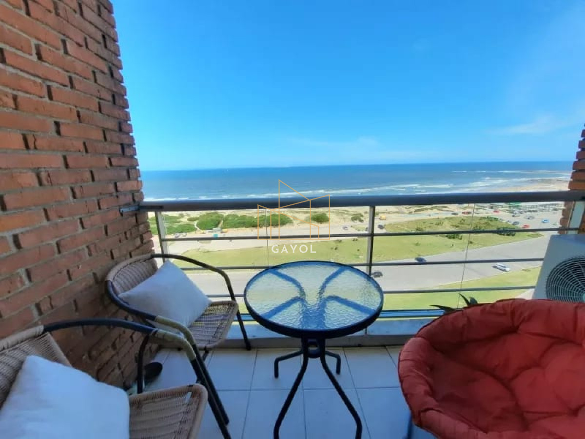 Apartamento ID.326 - Apartamento en Venta Frente Al Mar, Playa Brava.