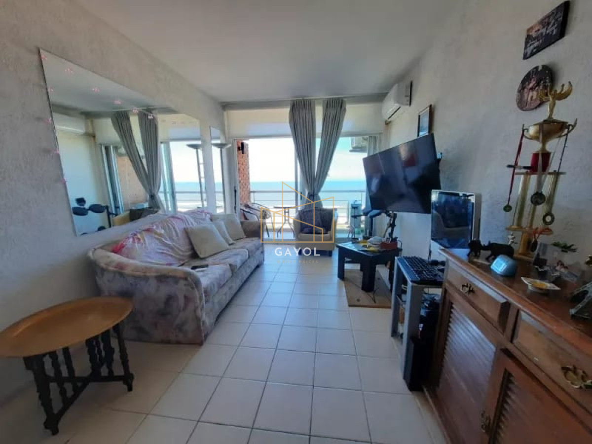 Apartamento ID.326 - Apartamento en Venta Frente Al Mar, Playa Brava.