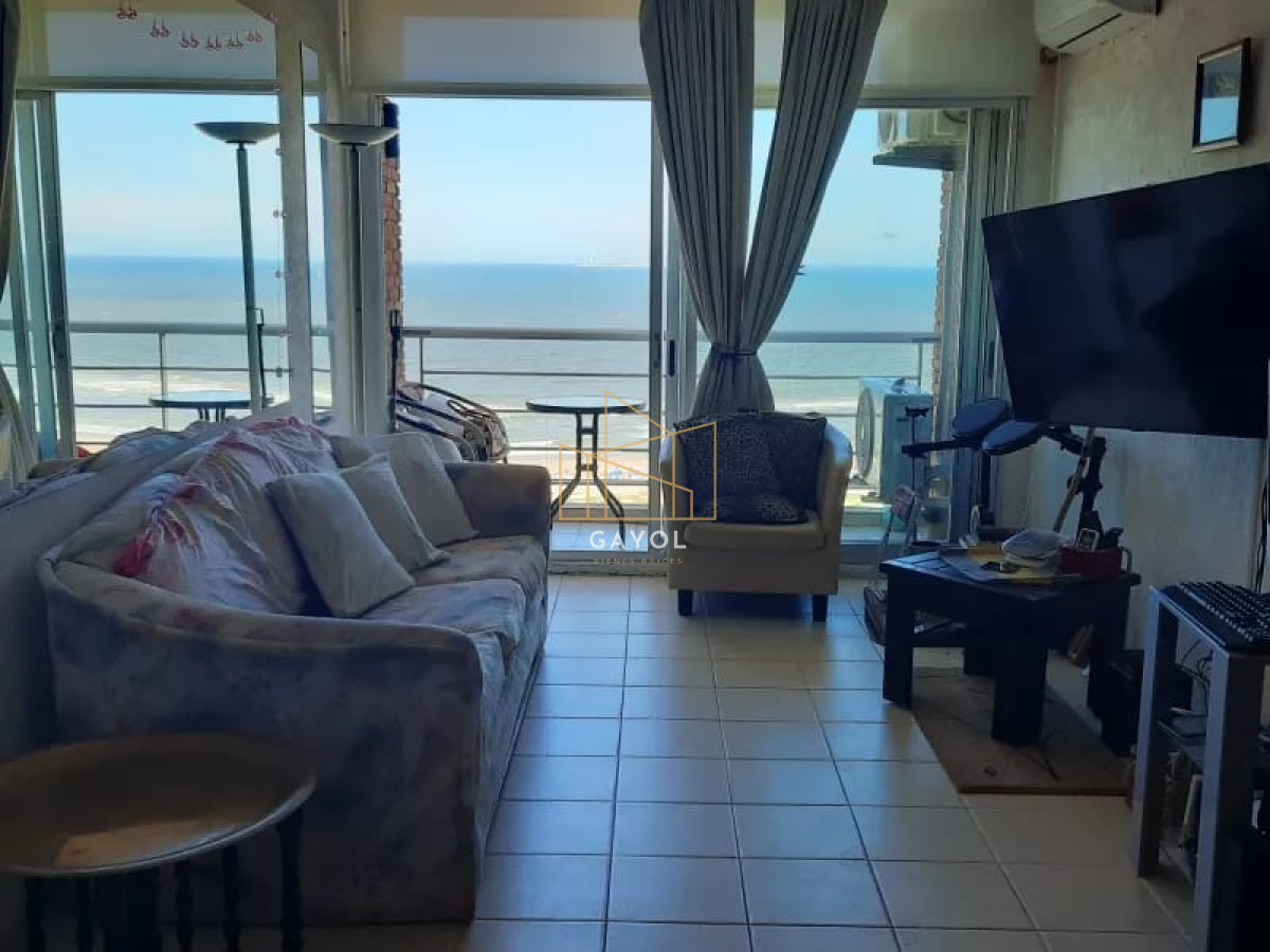 Apartamento ID.326 - Apartamento en Venta Frente Al Mar, Playa Brava.
