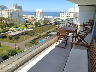 Apartamento en venta , aidy grill , punta del este 