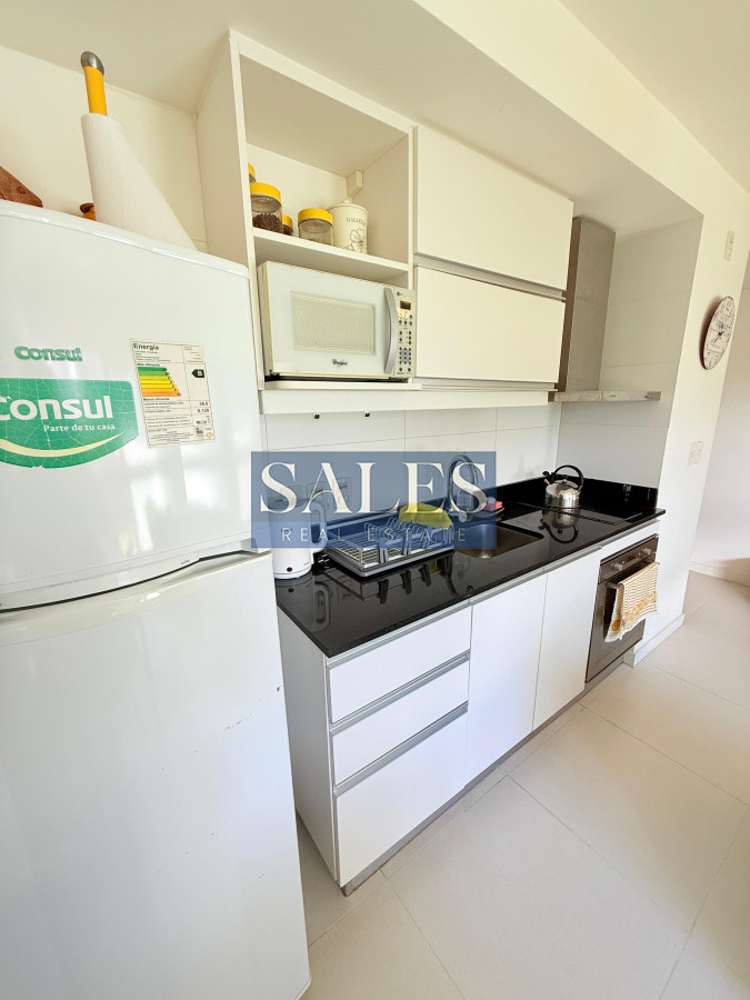Apartamento ID.1274 - Alquiler anual - 1 dormitorio Torre con todos los servicios.