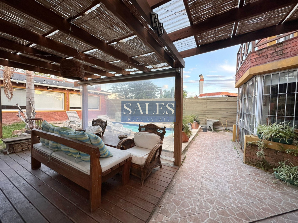 Casa ID.854 - Casa en venta Playa Mansa - 4 dormitorios Parada 19.