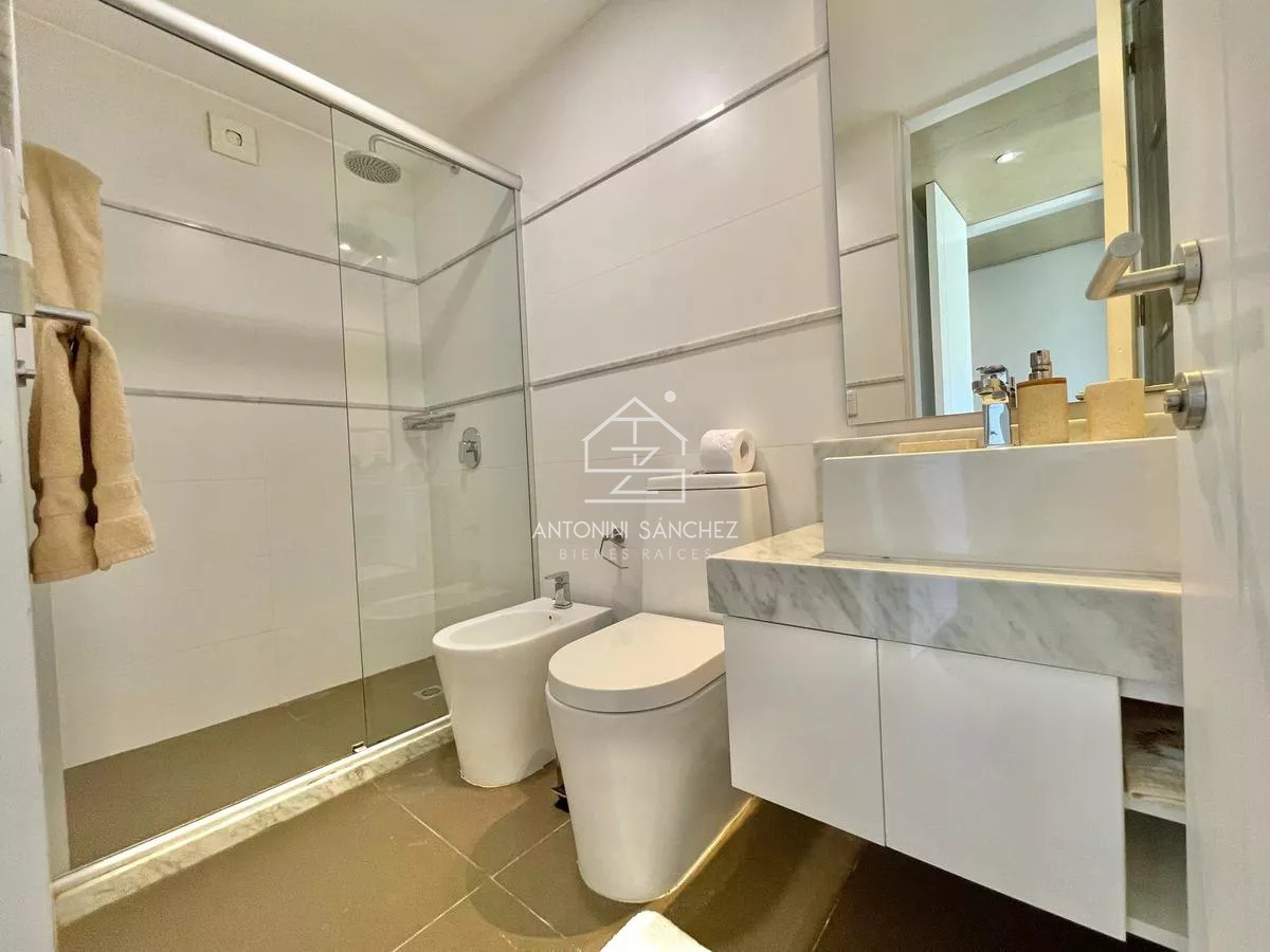 Apartamento ID.945 - Apartamento en venta , 2 dormitorios, playa mansa, punta del este