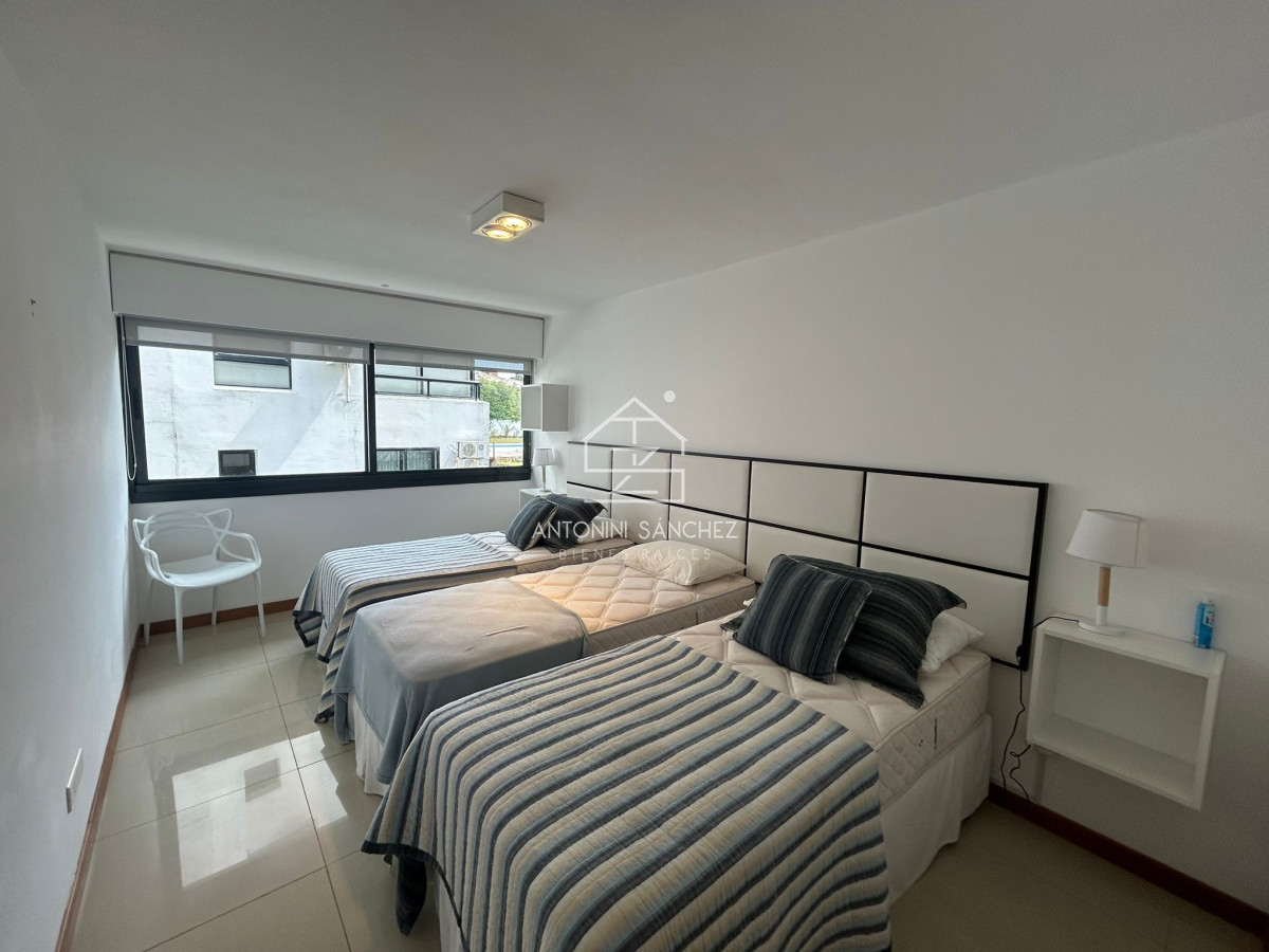 Apartamento ID.1582 - Apartamento en alquiler - Primera línea Brava 3 dormitorios + Dep.