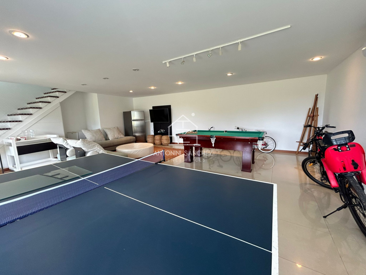 Apartamento ID.1582 - Apartamento en alquiler - Primera línea Brava 3 dormitorios + Dep.