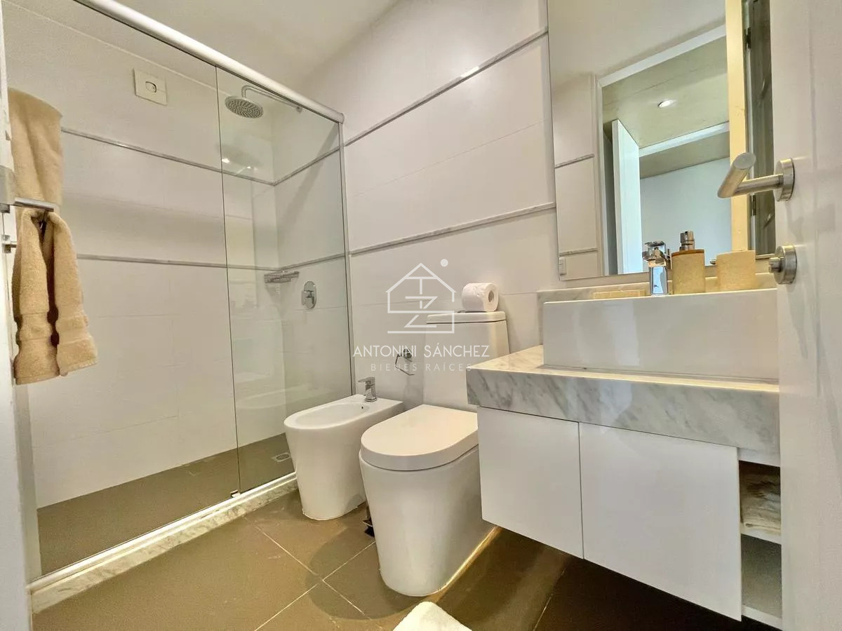 Apartamento ID.945 - Apartamento en venta , 2 dormitorios, playa mansa, punta del este