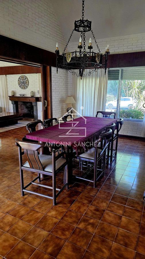 Casa ID.2499 - Casa en venta - 4 dormitorios Playa Mansa