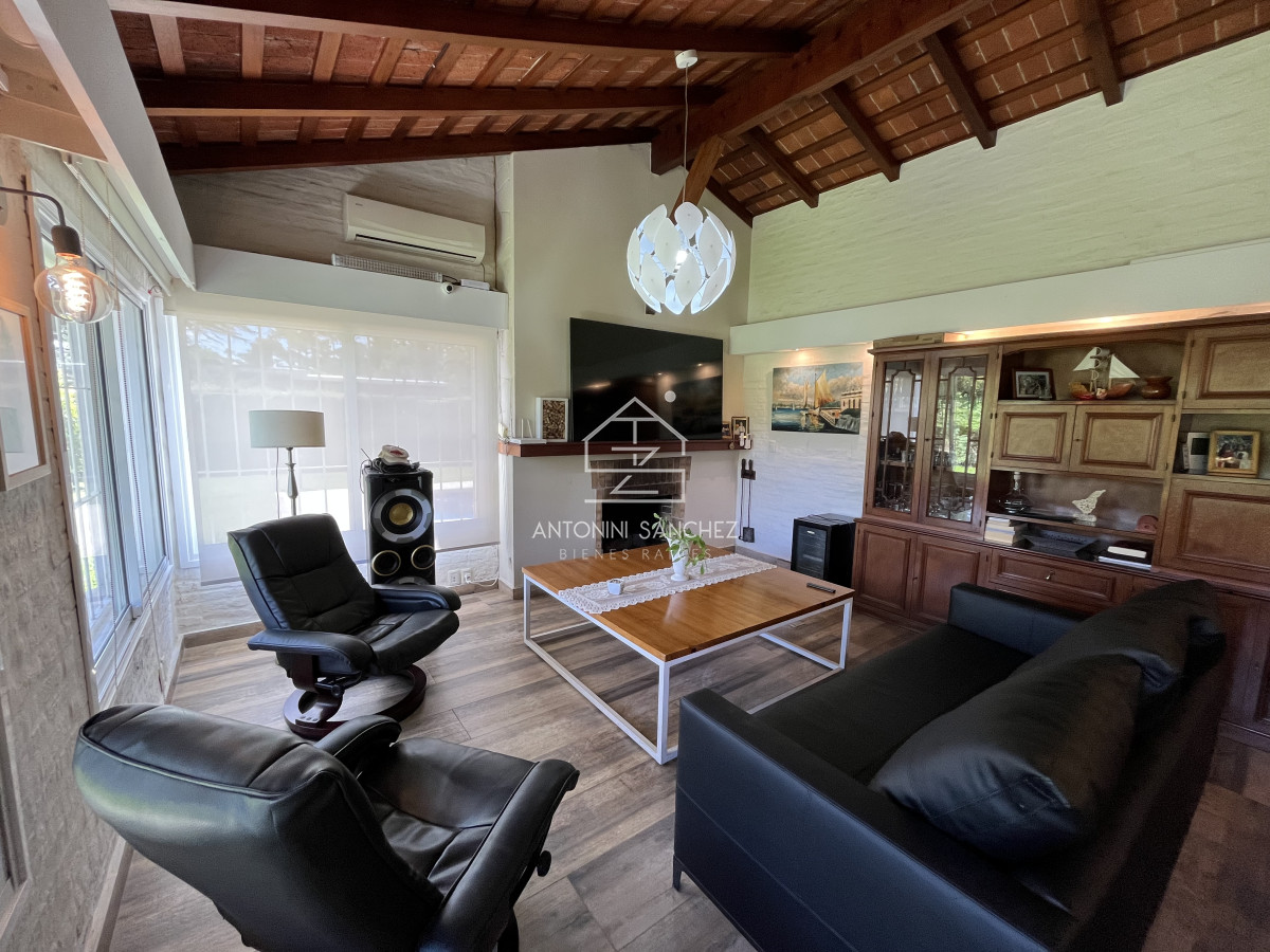 Casa ID.2970 - Casa de 4 dormitorios - Playa Mansa, Barbacoa, Piscina Climatizada.