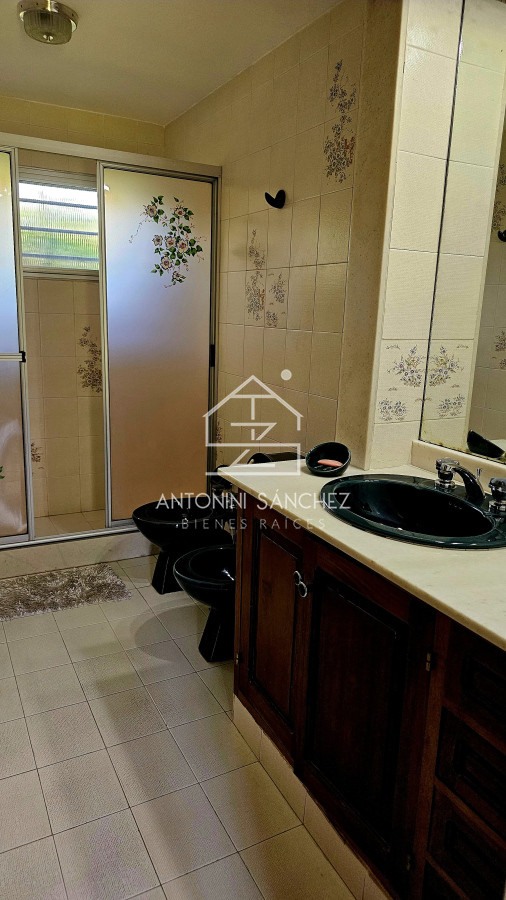 Casa ID.2499 - Casa en venta - 4 dormitorios Playa Mansa