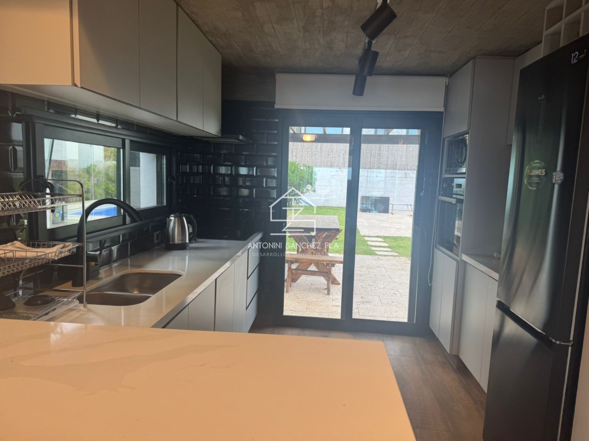 Casa ID.2596 - Primera linea Montoya La Barra - 5 Dormitorios Piscina climatizada