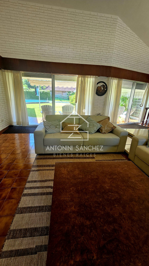 Casa ID.2499 - Casa en venta - 4 dormitorios Playa Mansa