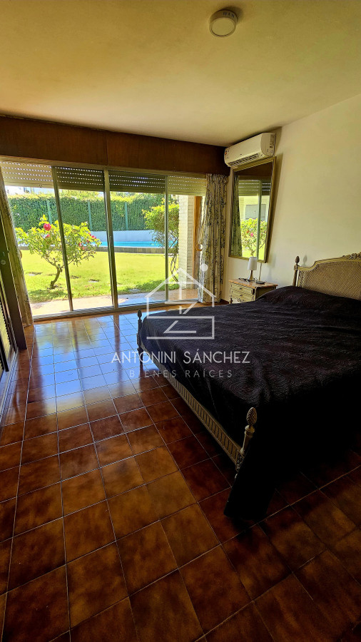 Casa ID.2499 - Casa en venta - 4 dormitorios Playa Mansa