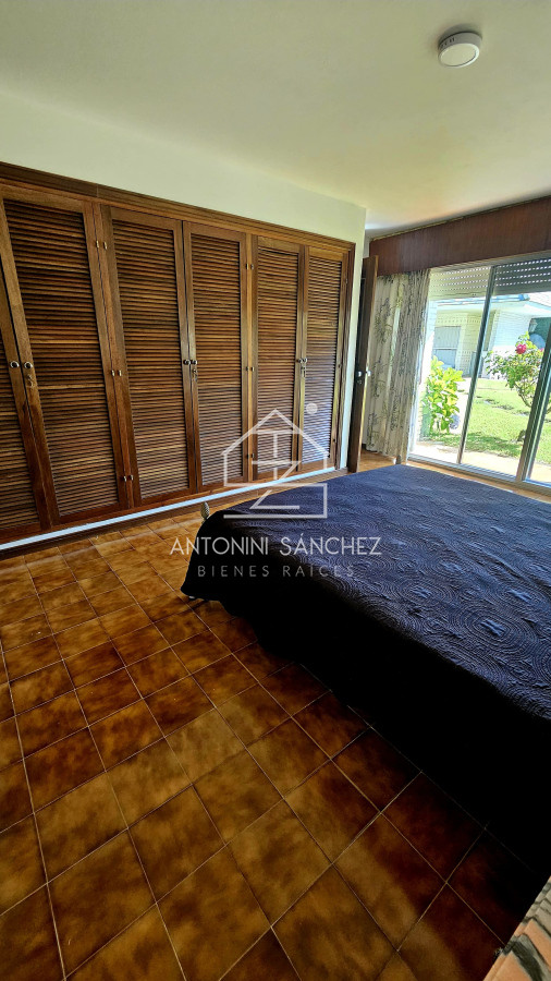 Casa ID.2499 - Casa en venta - 4 dormitorios Playa Mansa