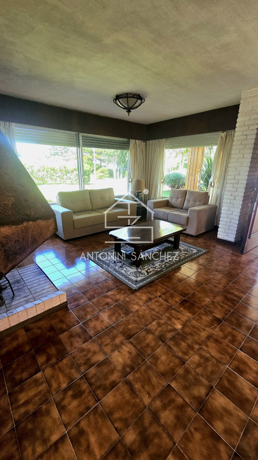 Casa ID.2499 - Casa en venta - 4 dormitorios Playa Mansa