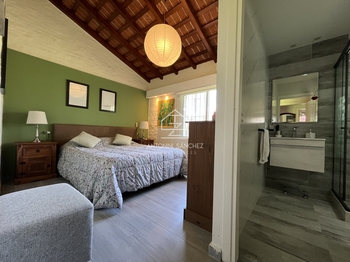 Casa ID.2970 - Casa de 4 dormitorios - Playa Mansa, Barbacoa, Piscina Climatizada.