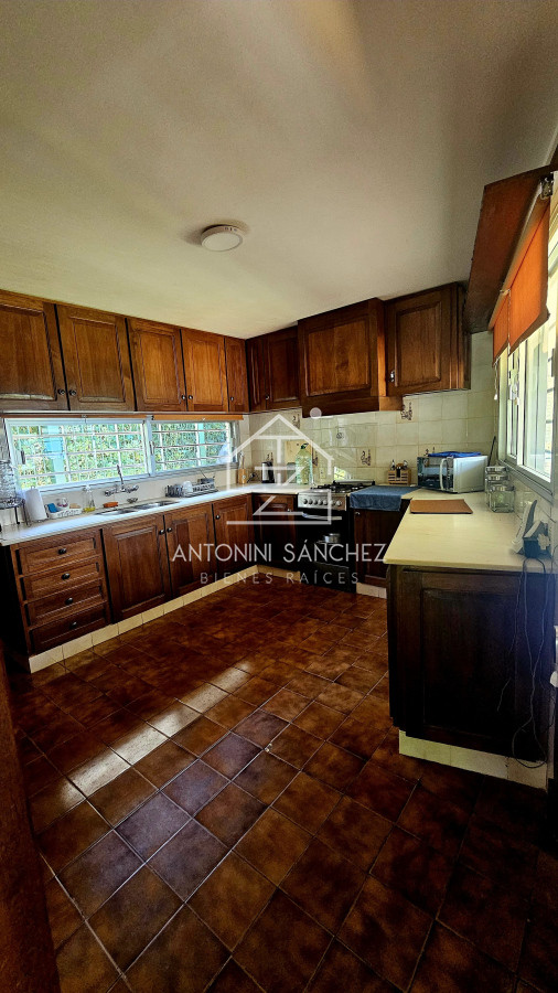 Casa ID.2499 - Casa en venta - 4 dormitorios Playa Mansa