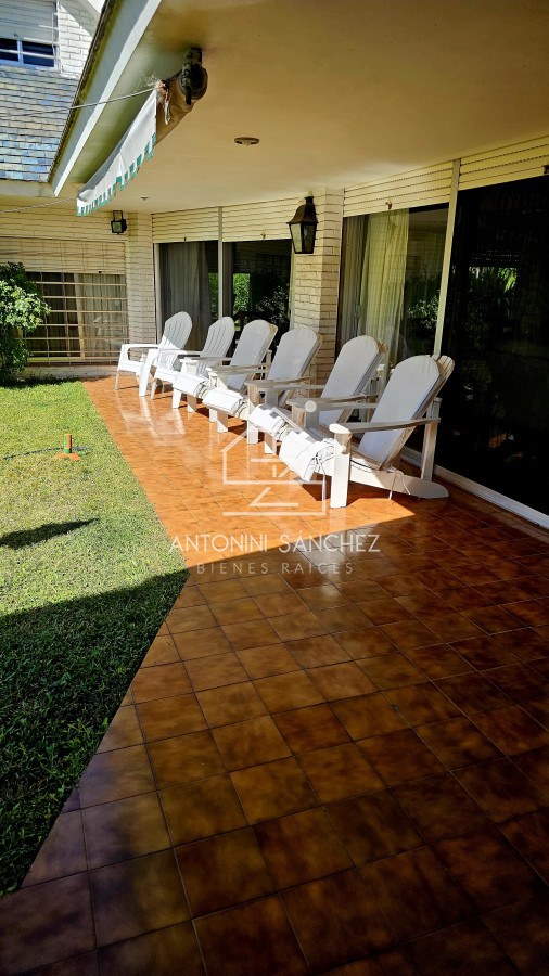 Casa ID.2499 - Casa en venta - 4 dormitorios Playa Mansa