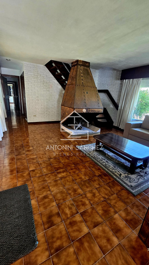 Casa ID.2499 - Casa en venta - 4 dormitorios Playa Mansa