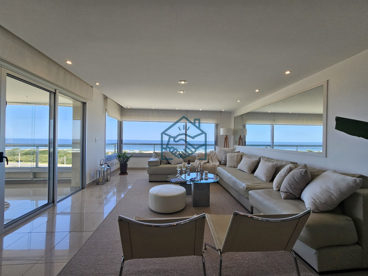 Apartamento ID.1182/Exclusividad-en-brava---3-dormitorios-en-suite-con-barbacoa-y-jacuzzi. - Exclusividad en brava - 3 dormitorios en suite con barbacoa y jacuzzi.